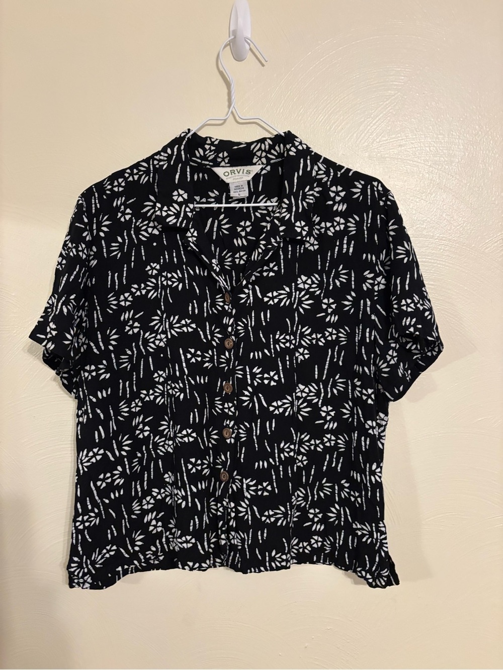 Orvis Women’s Large Black White Batik Print Rayon Button Front Shirt